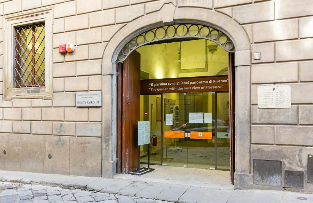Guesthost - Giardino Bardini Cozy Apartment-1